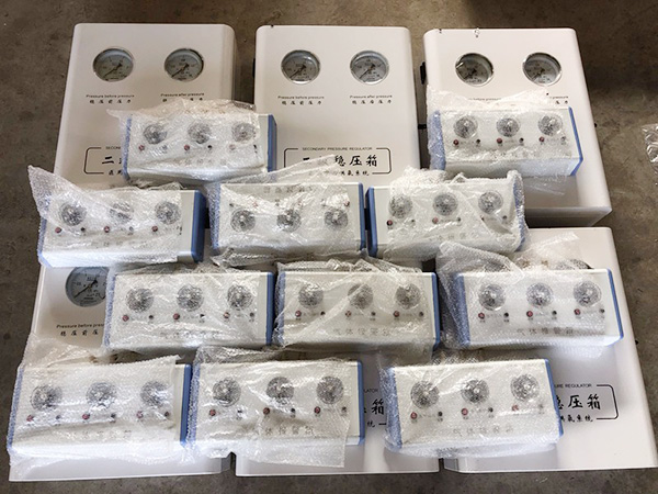 醫用氣體數顯壓力報警箱1